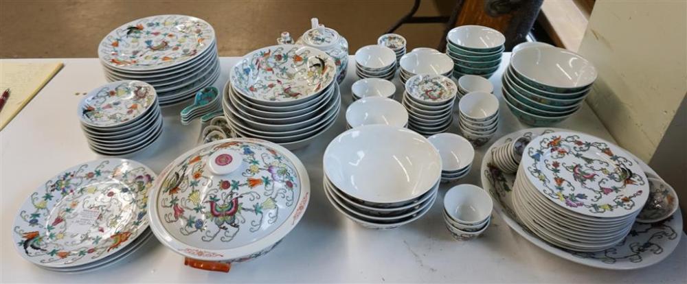 CHINESE PORCELAIN DINNER SERVICE, APPROX