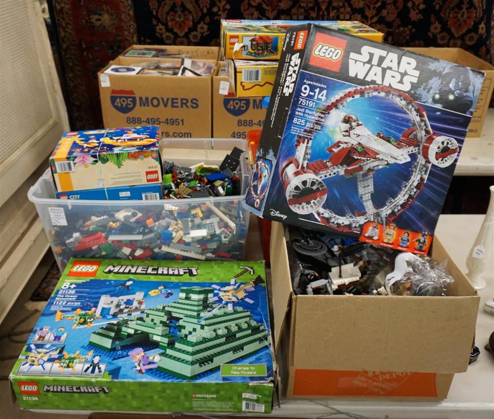 COLLECTION OF ASSORTED LEGOS INCLUDING