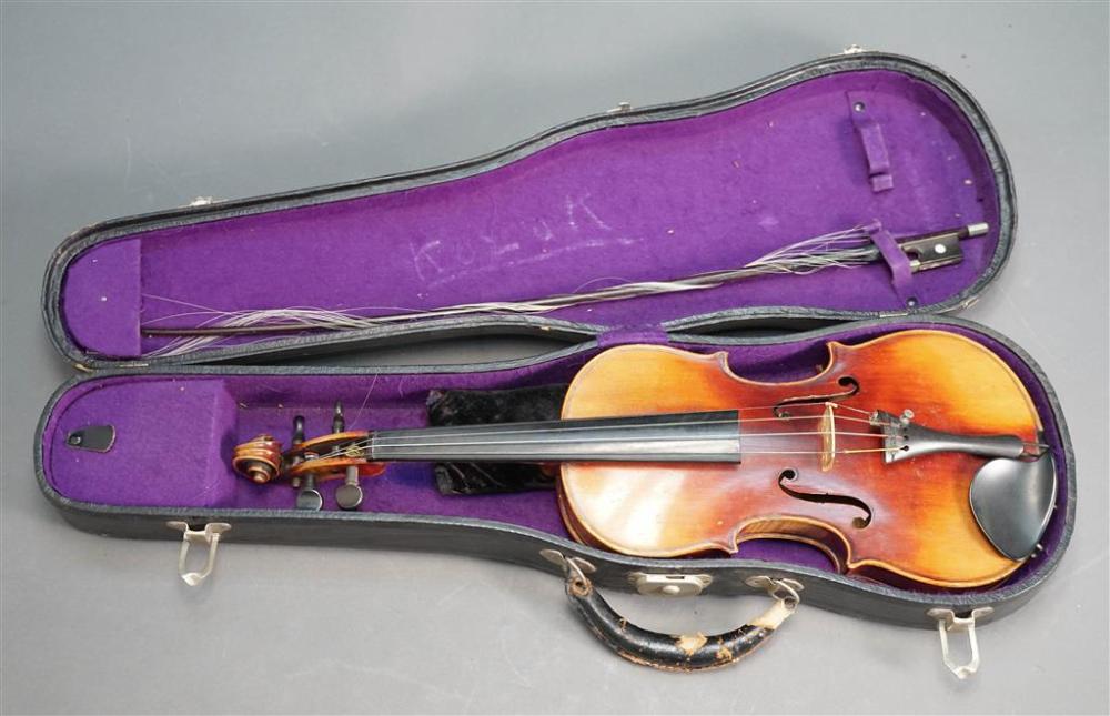 FRUITWOOD VIOLIN WITH BOW IN CASEFruitwood