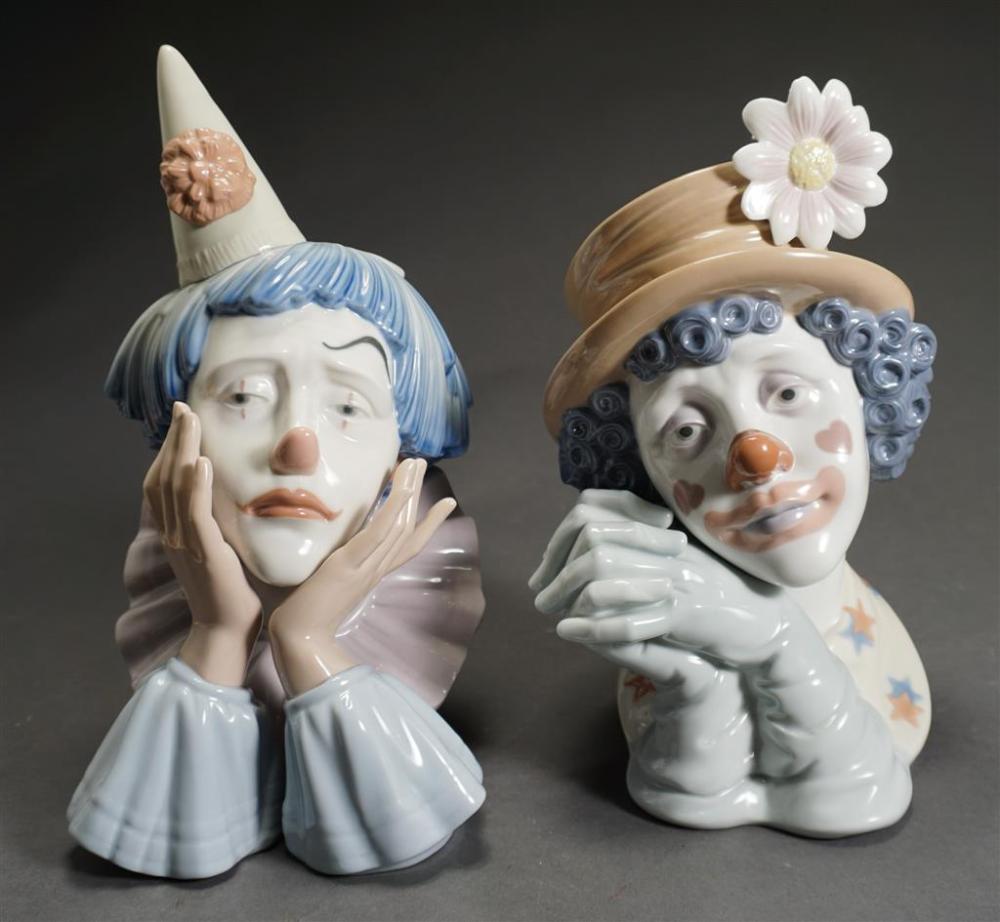 TWO LLADRO PORCELAIN BUSTS OF CLOWNSTwo 327500
