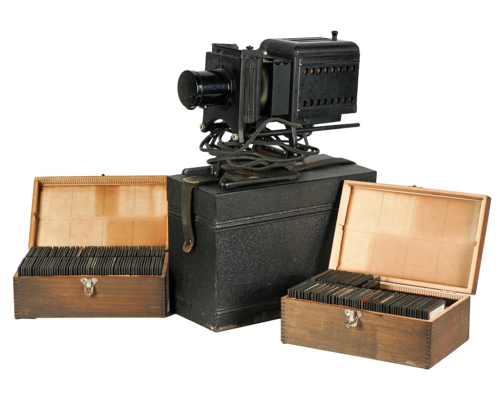 VINTAGE PROJECTOR & SLIDESprojector: