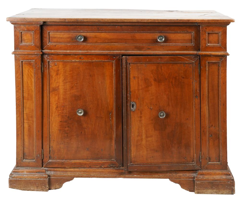 CONTINENTAL WALNUT SIDE CABINET19th 3275e4