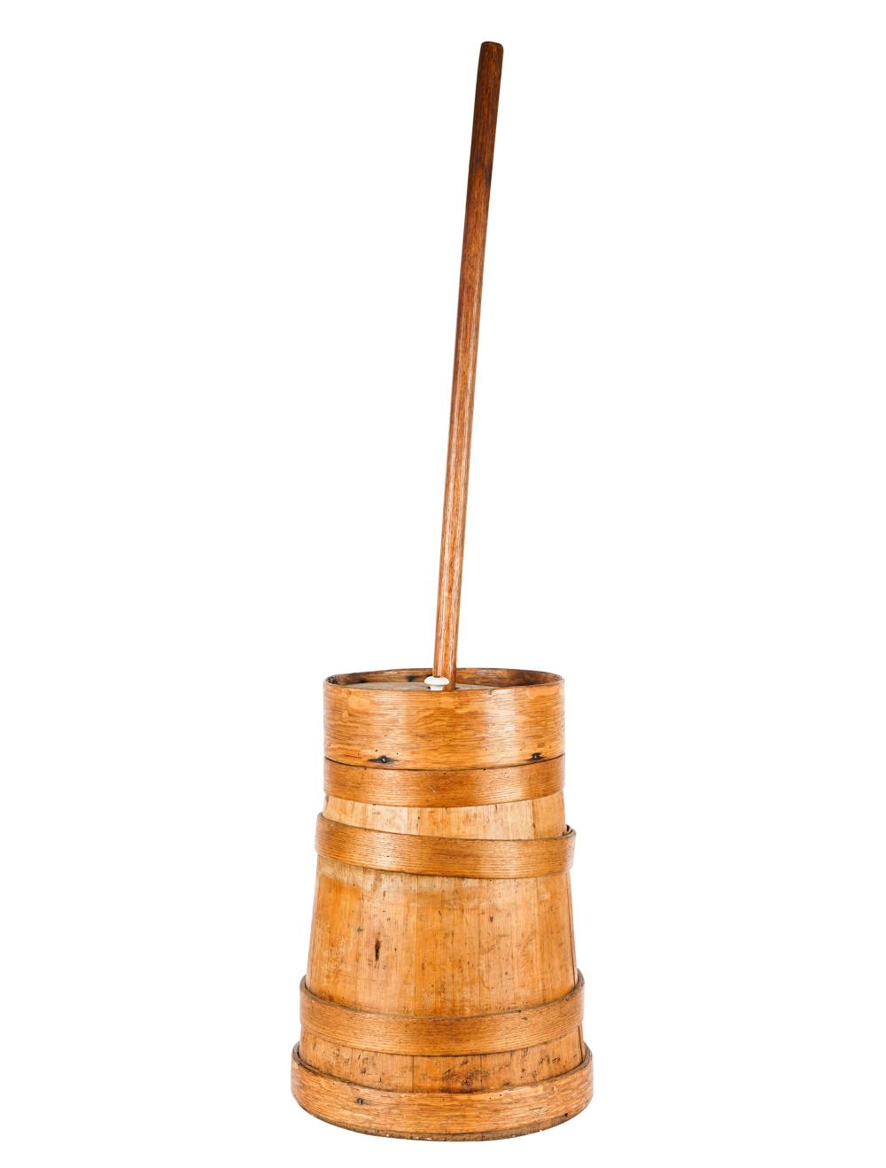 WOODEN BUTTER CHURNthe cover with a