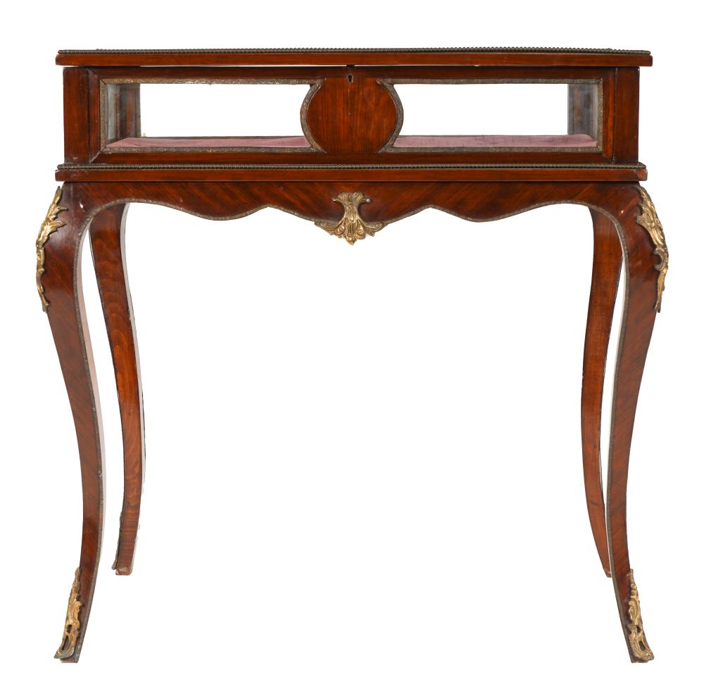 LOUIS XV STYLE TABLE VITRINEwith 3276bd