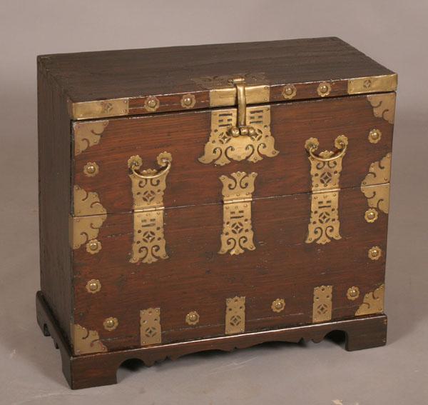 Small oriental trunk/chest; single