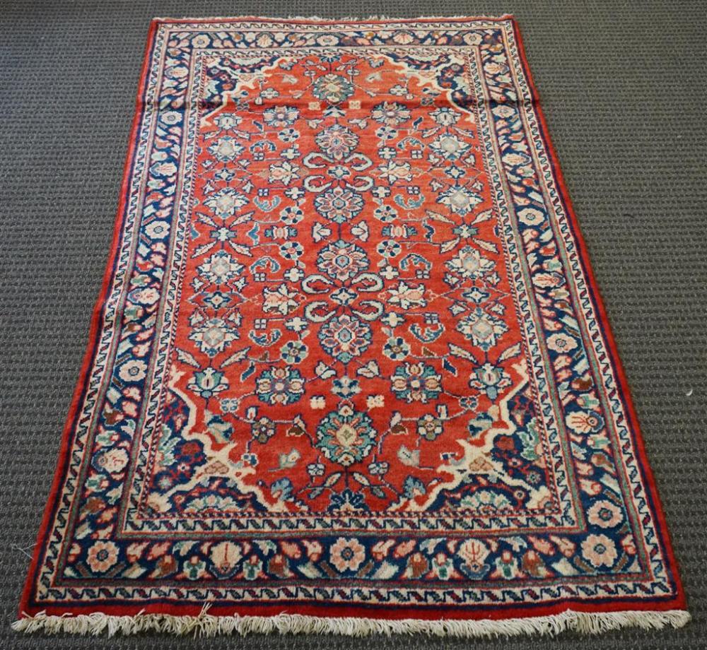 MAHAL RUG, 6 FT 6 IN X 4 FT 2 INMahal