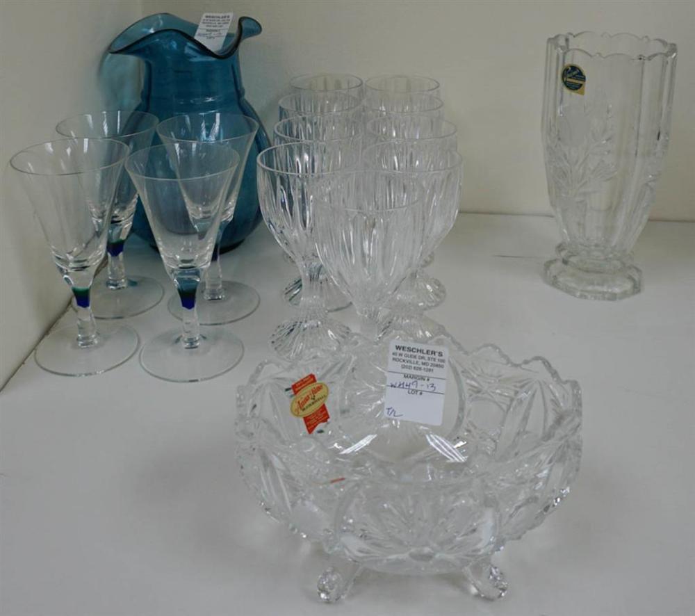 GROUP WITH ASSORTED GLASS AND CRYSTAL
