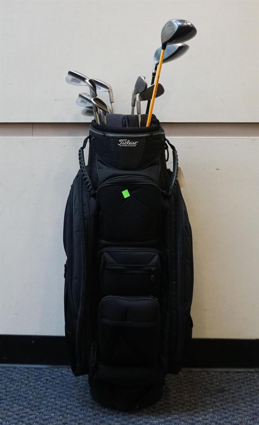 TITLEIST BLACK UTILITY GOLF BAG WITH