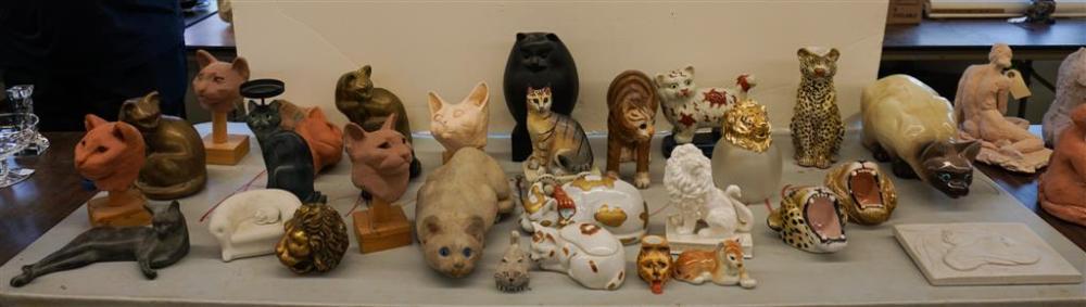 LARGE COLLECTION WITH FELINE FIGURINESLarge 3279d7