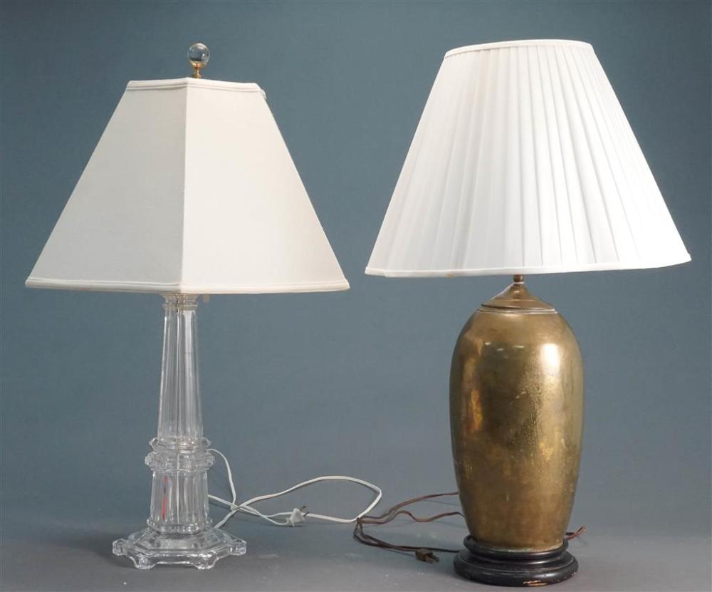 MOLDED GLASS TABLE LAMP AND A BRASS 3279ee