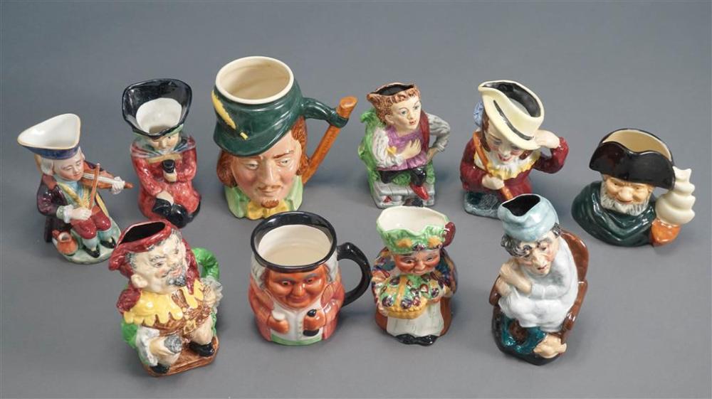 GROUP WITH 10 STAFFORDSHIRE POTTERY