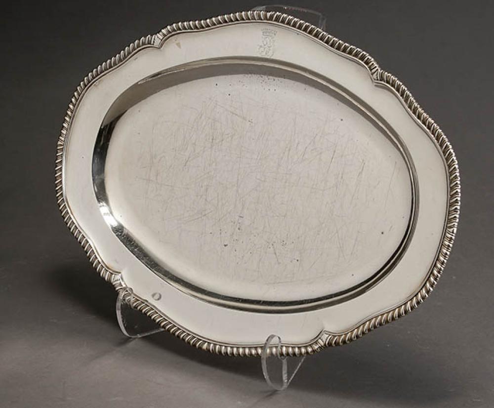 GEORGE III SILVER OVAL MEAT PLATTER  327b8f