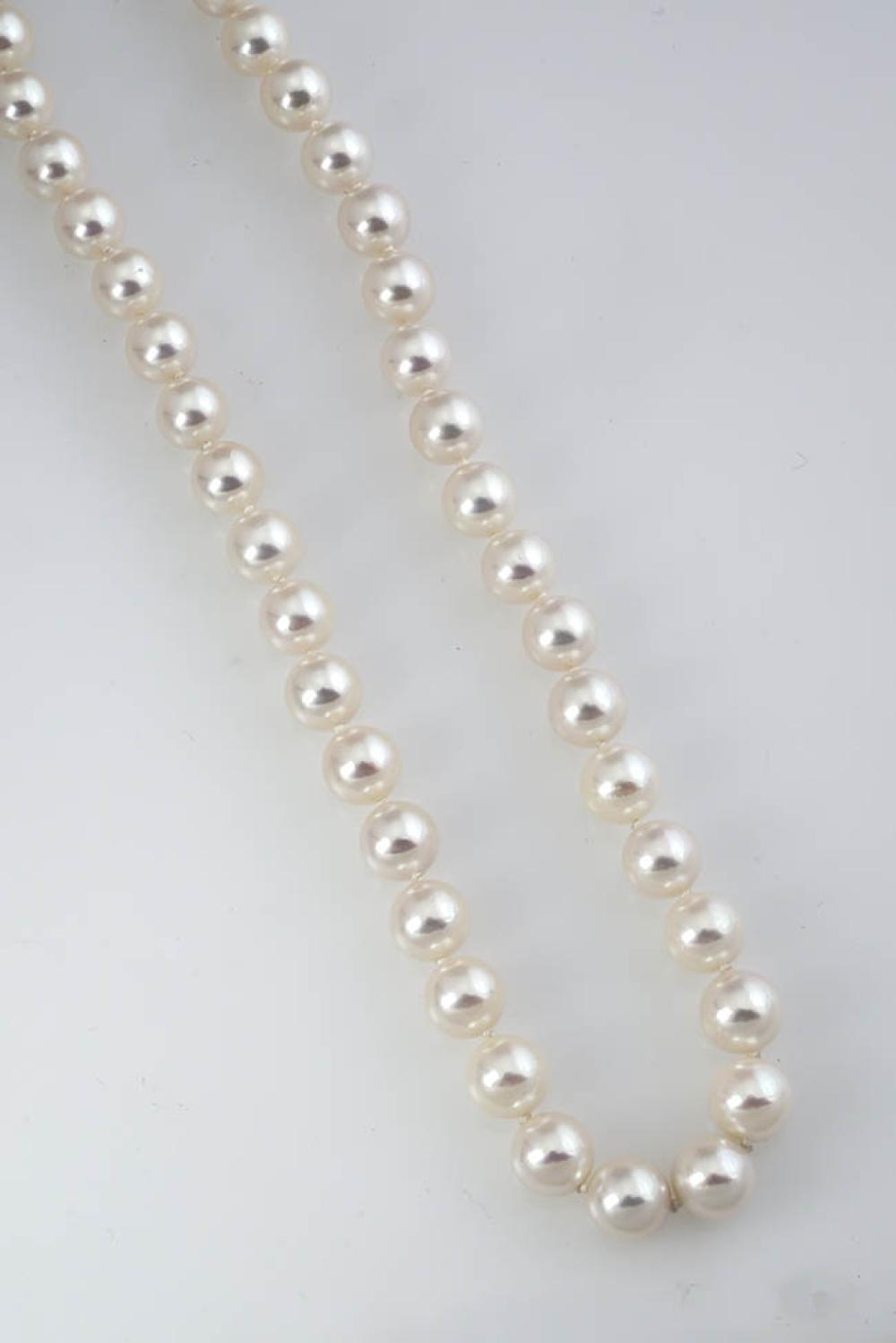 PRINCESS LENGTH 18 KARAT WHITE GOLD  327bc7