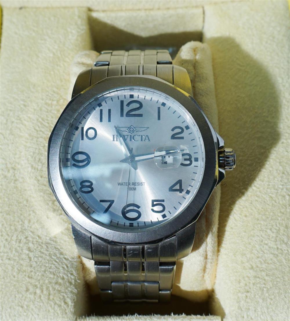 INVICTA STAINLESS STEEL BAND WRISTWATCH 327c65