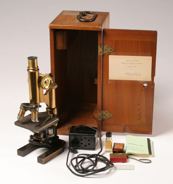Electric pharmacy microscope in