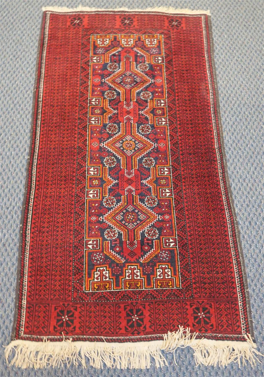 AFGHAN RUG 5 FT 9 IN X 3 FT 2 327e22