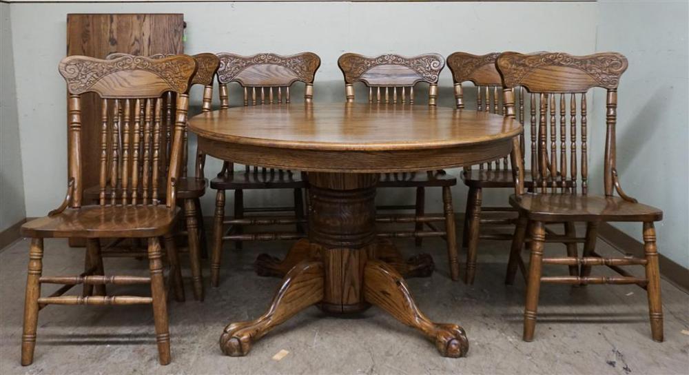 OAK ROUND PEDESTAL DINING TABLE WITH