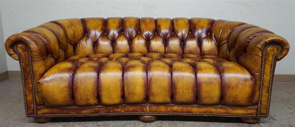 CHESTERFIELD STYLE BRASS NAIL STUDDED 327f8d