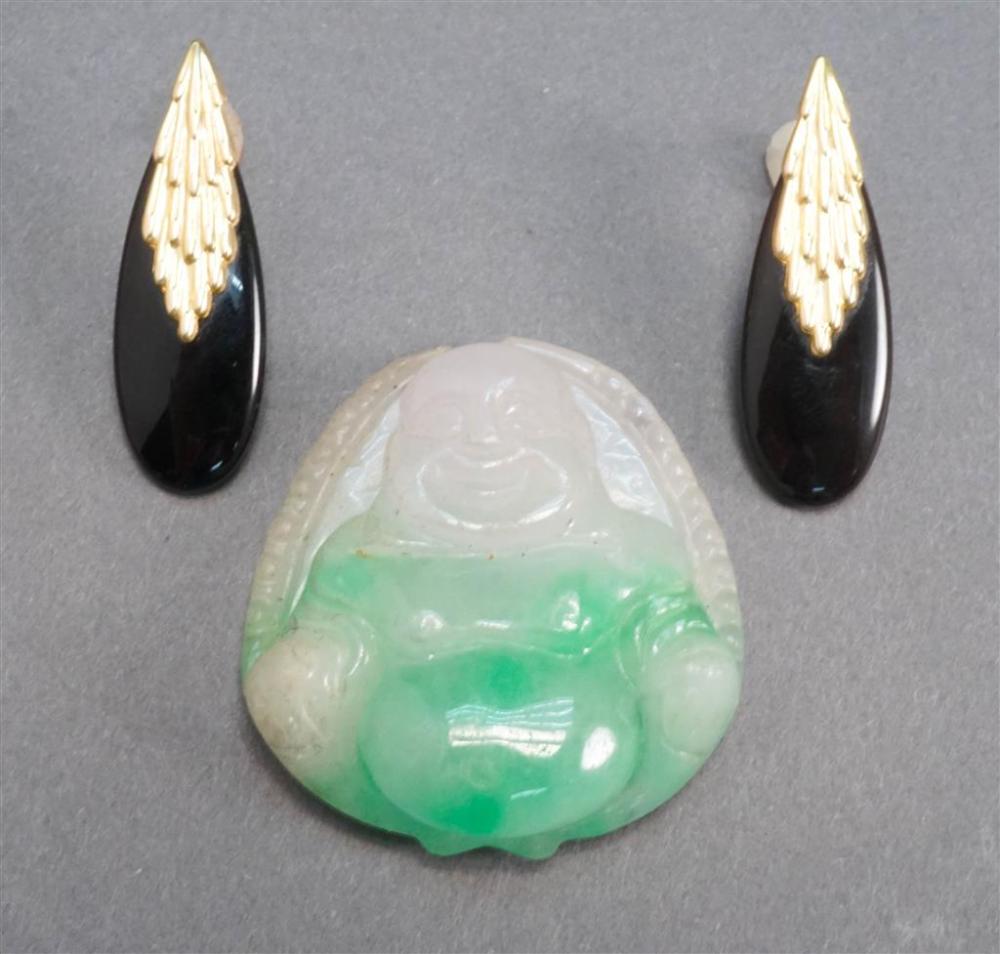 CARVED JADE BUDDHA AND A PAIR OF 327fbe