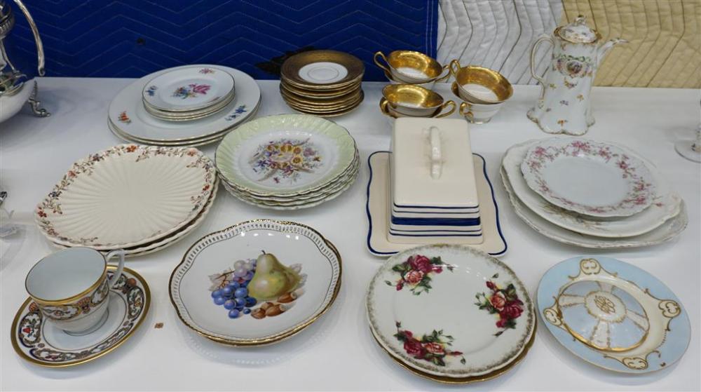 GROUP WITH ASSORTED PORCELAIN TABLE