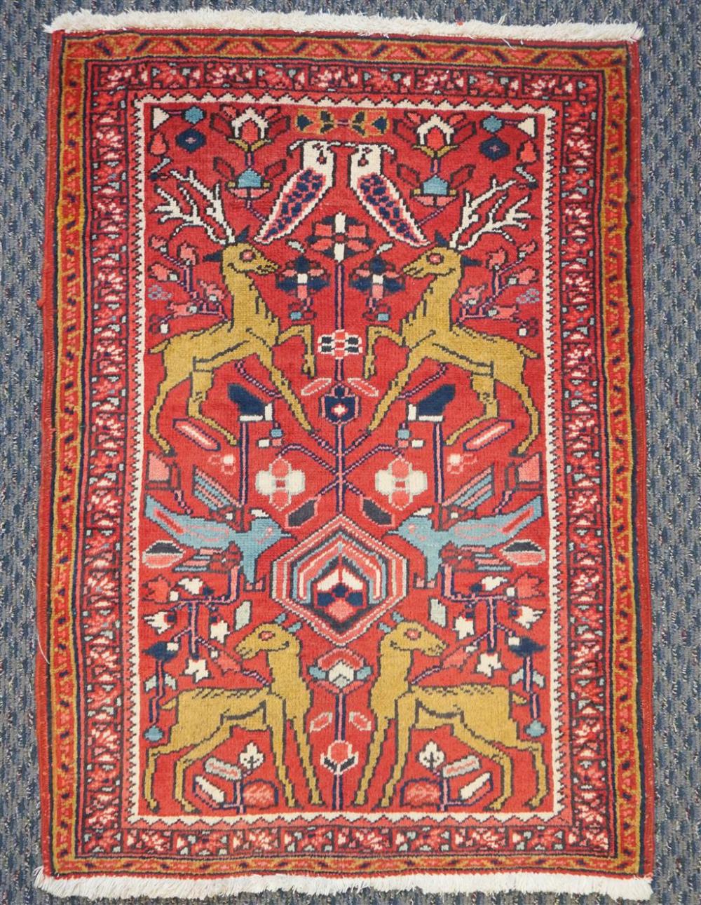 HERIZ RUG, 3 FT 6 IN X 2 FT 6 INHeriz