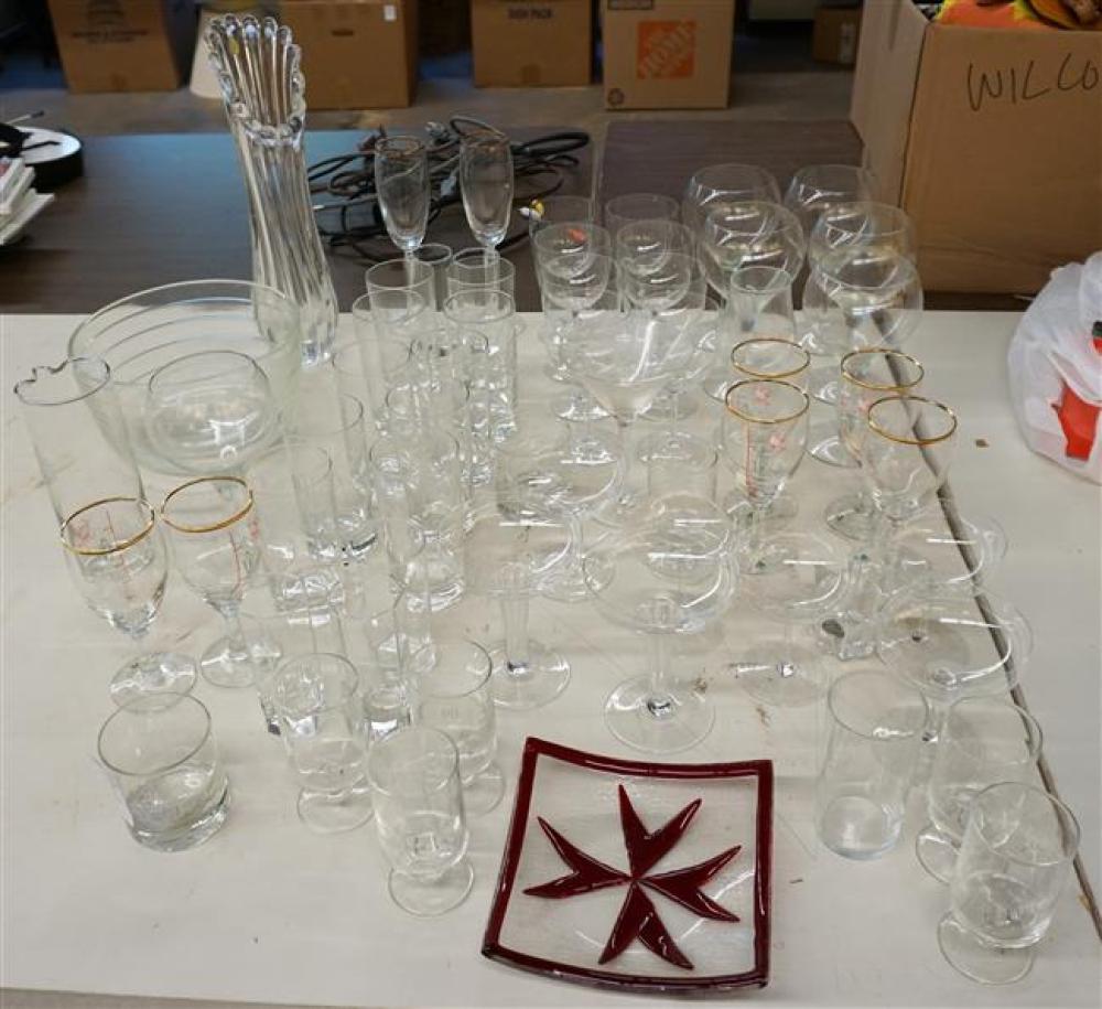 GROUP WITH MOSTLY CLEAR BAR GLASSWAREGroup 325e4a