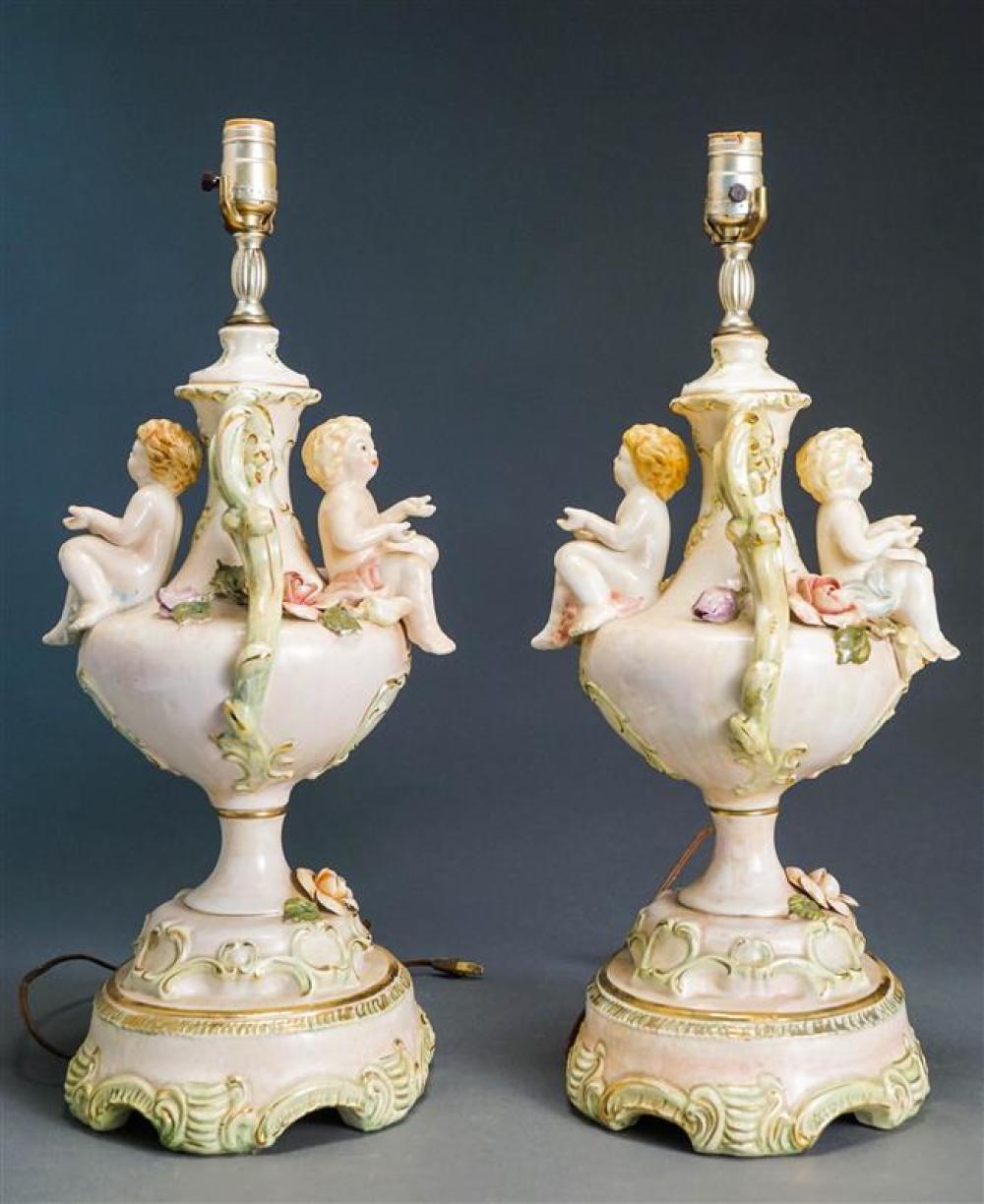 PAIR OF ITALIAN DECORATED AND GLAZED 325e5d