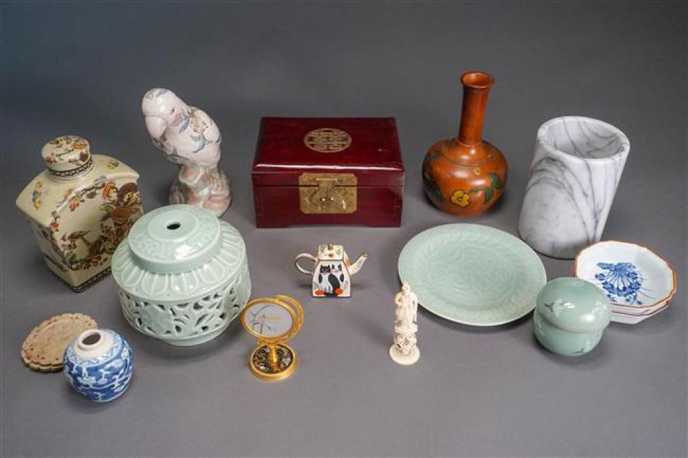 GROUP OF CHINESE AND OTHER PORCELAIN  325e61