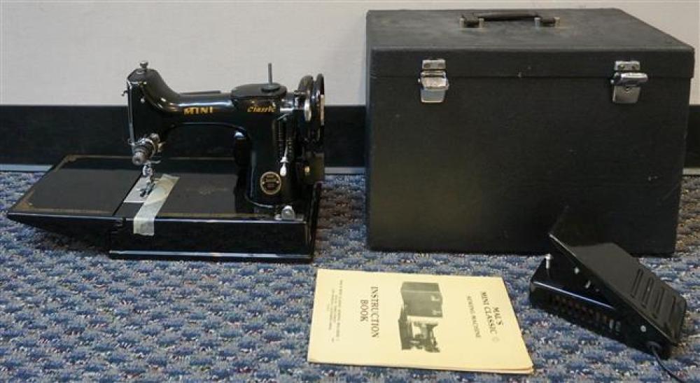 MAL S MINI CLASSIC SEWING MACHINE  325e86