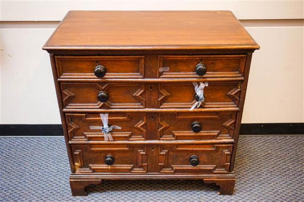 WILLIAM & MARY STYLE MAHOGANY CHEST