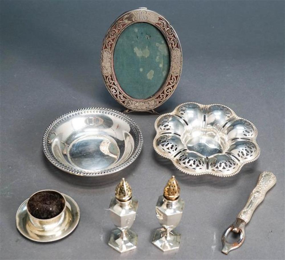 GROUP WITH SEVEN ASSORTED STERLING