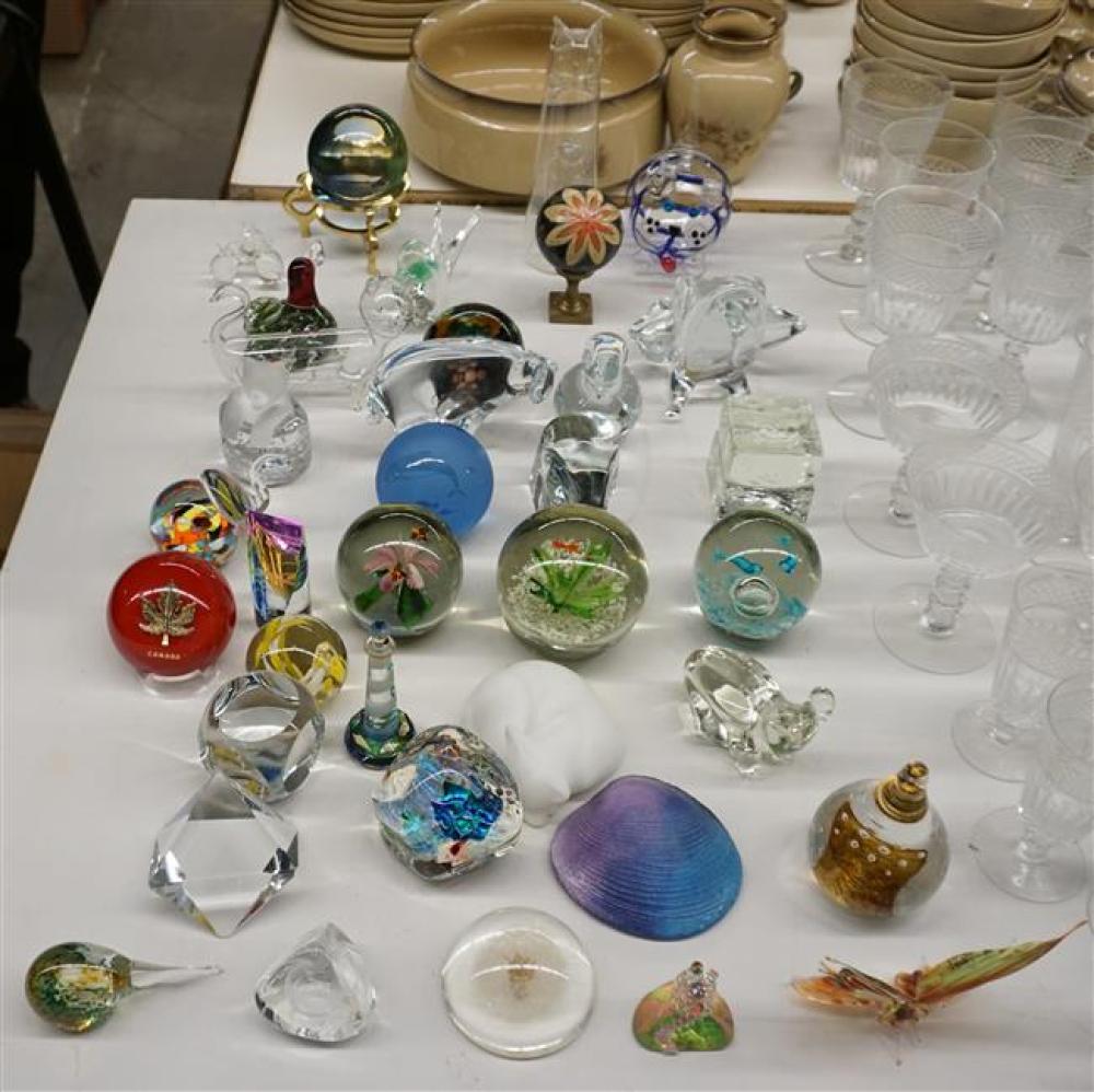 GROUP WITH GLASS AND OTHER PAPERWEIGHTS
