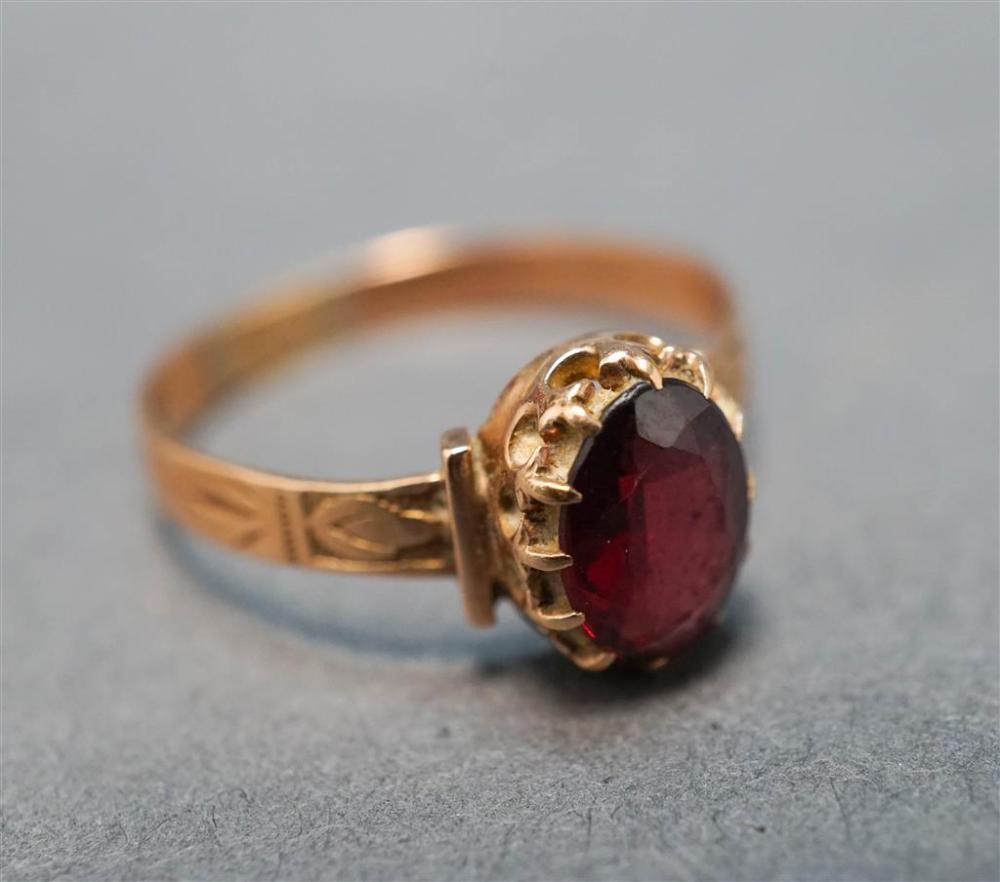 VICTORIAN YELLOW GOLD AND GARNET 32618a