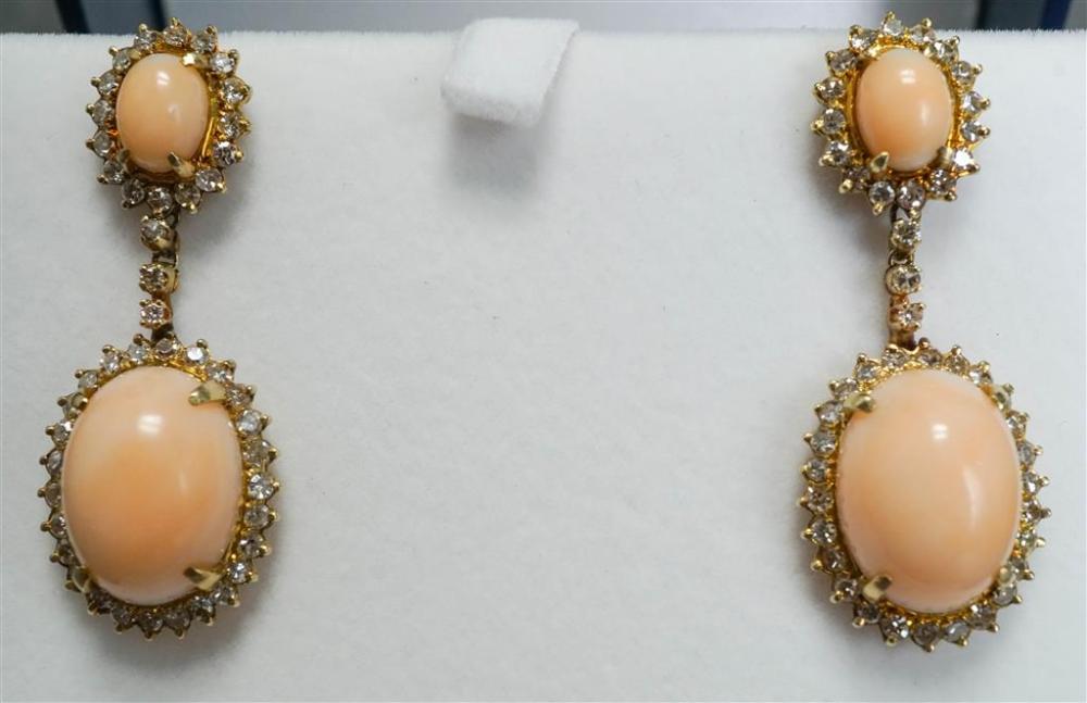 PAIR OF 14 KARAT YELLOW GOLD CORAL 32619d