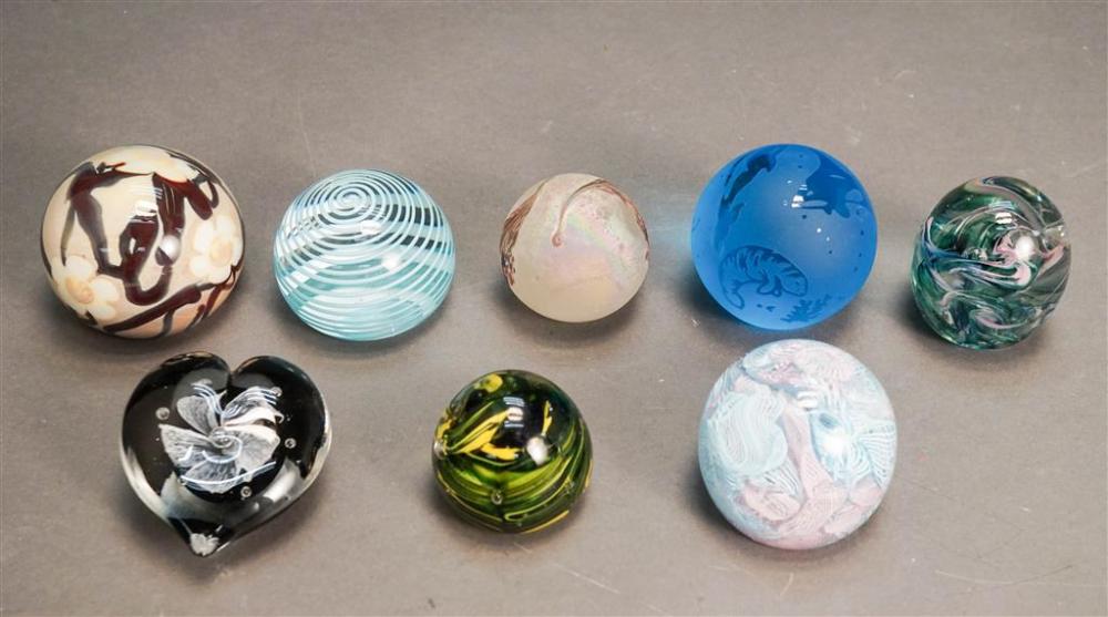 EIGHT ART GLASS PAPERWEIGHTSEight Art