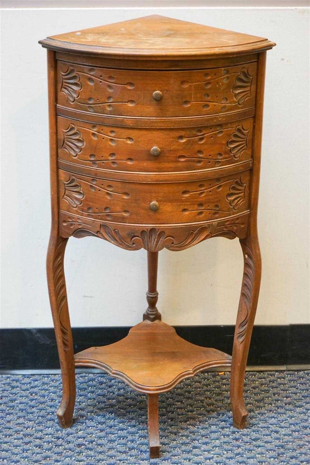 PROVINCIAL STYLE FRUITWOOD CORNER