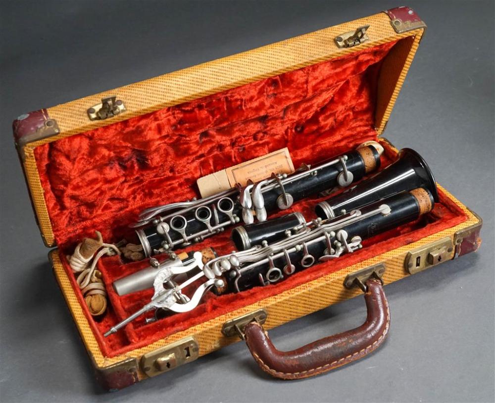 BUNDY CLARINET WITH CASEBundy Clarinet 3262b5