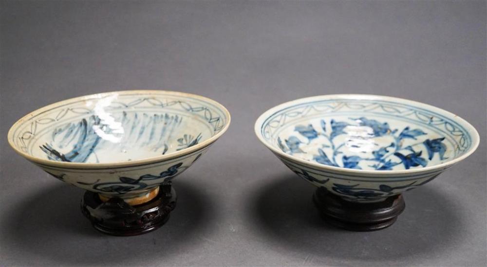 TWO KOREAN BLUE AND WHITE BOWLS ON STANDSTwo