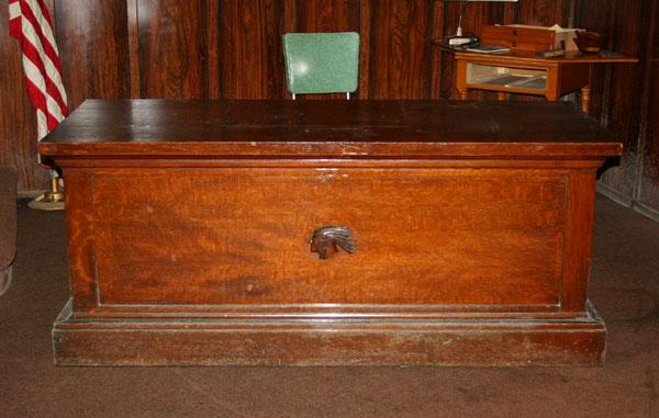 Mission oak desk with applied Native