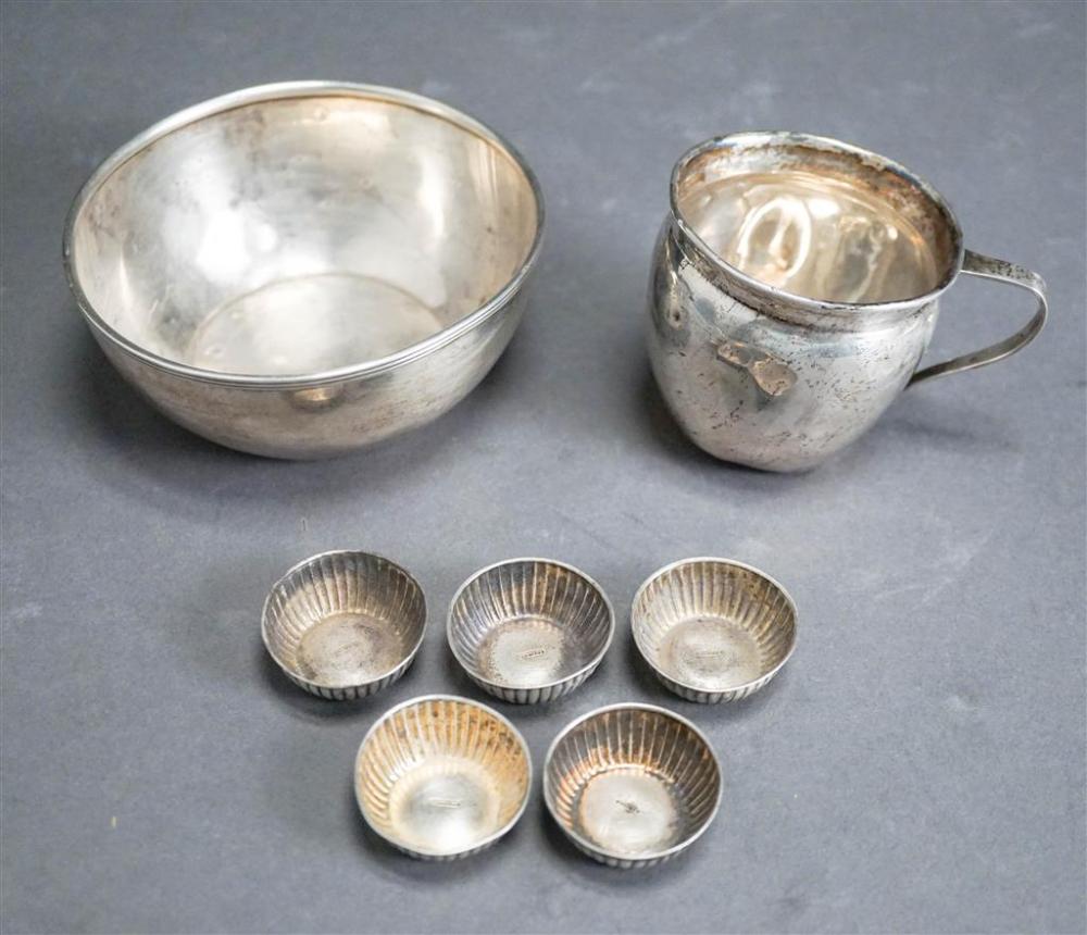 GROUP WITH AMERICAN STERLING SILVER 32655b