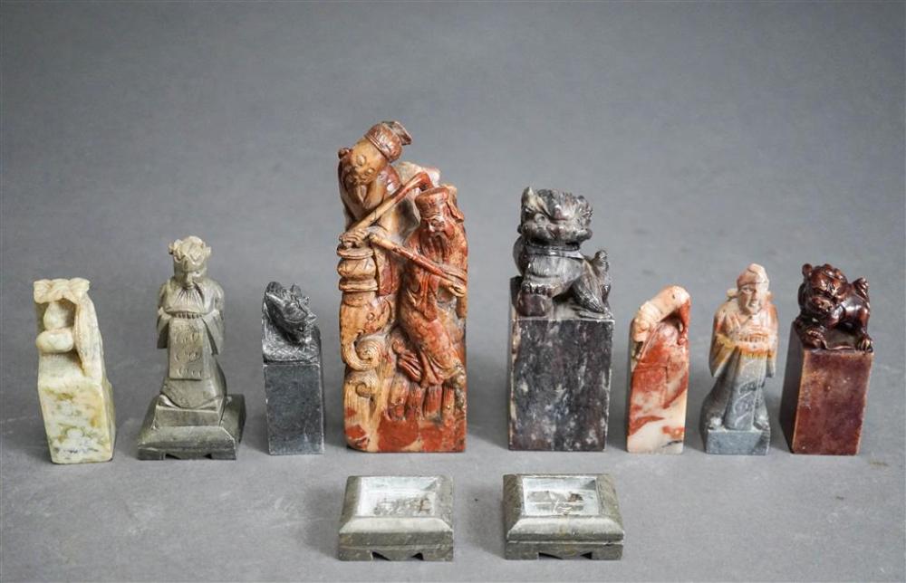 COLLECTION OF EIGHT CHINESE CARVED 326581
