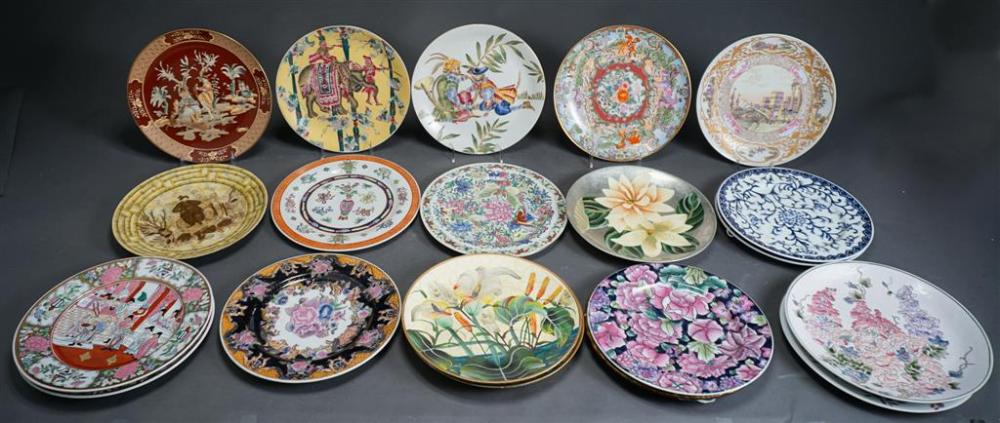 NINETEEN ASSORTED CHINESE PORCELAIN 3266fe