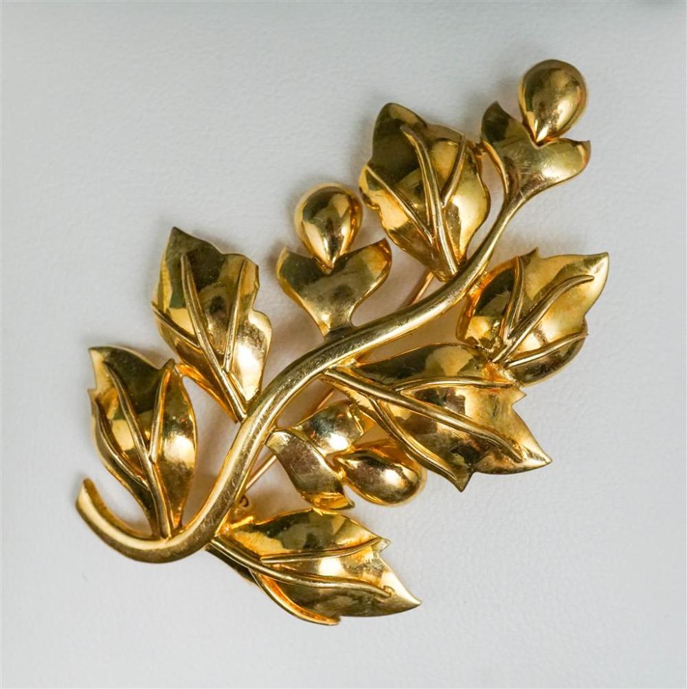 18 KARAT YELLOW GOLD LEAF BROOCH  326725