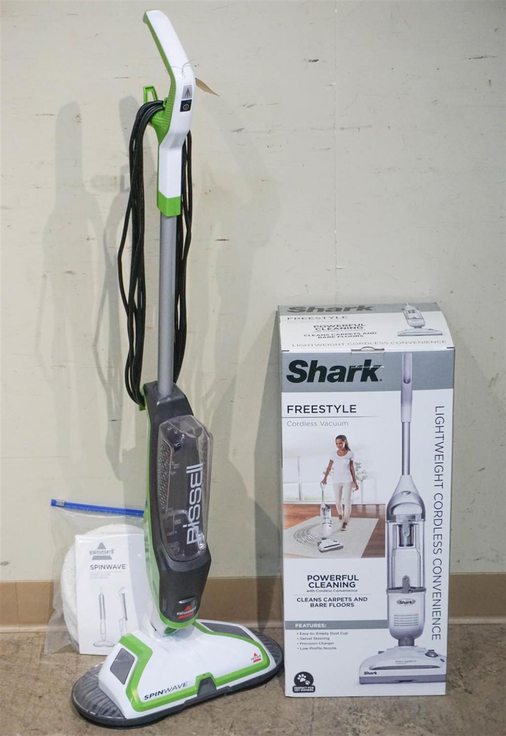 SHARK CORDLESS VACUUM AND SPINWAVE