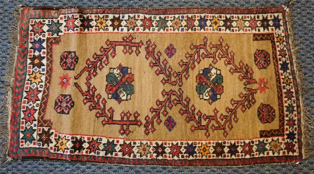 SARAB RUG, 3 FT 10 IN X 2 FTSarab