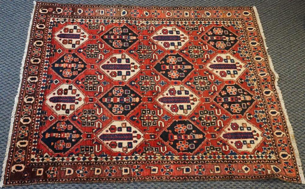 BAKHTIARI RUG, 6 FT 2 IN X 4 FT 10 INBakhtiari