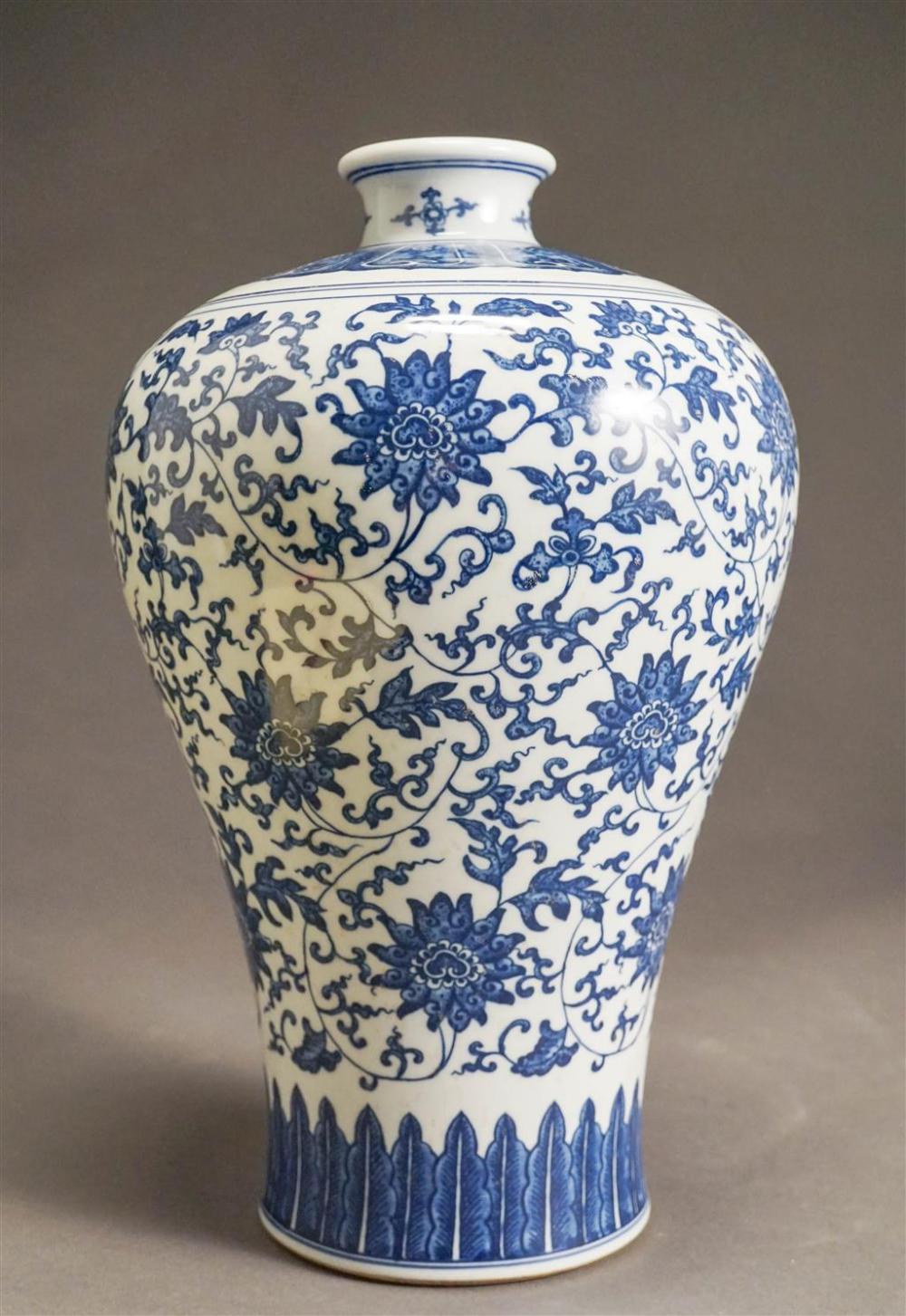 CHINESE BLUE AND WHITE MEIPING-FORM
