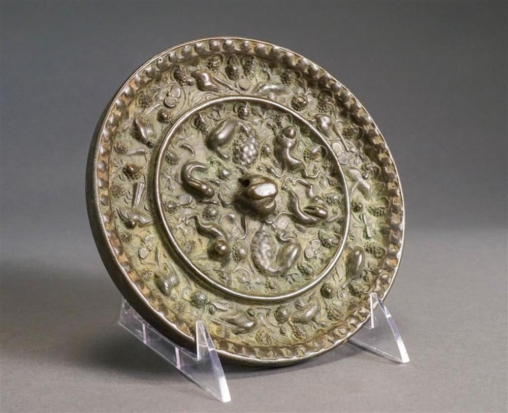 CHINESE BRONZE HAND MIRROR D  3269e4