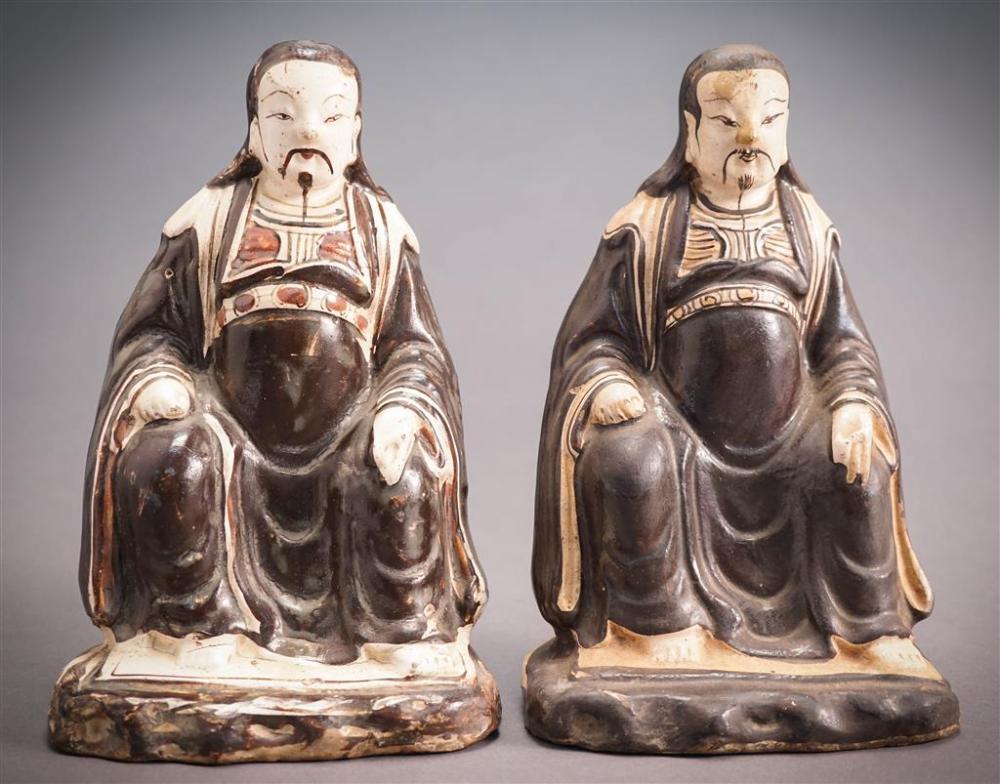 PAIR OF CHINESE CIZHOU WARE FIGURES 32921e