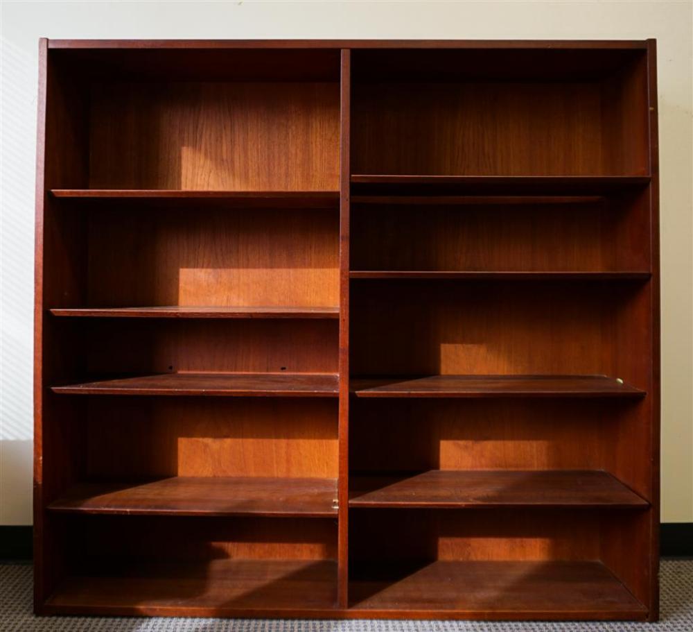 MID-CENTURY MODERN TEAK BOOKCASE,